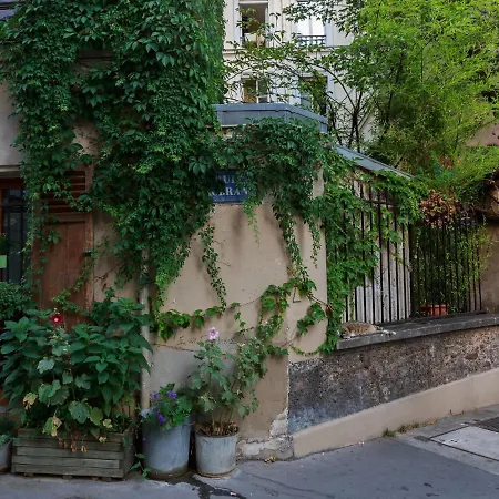 Apartment Montmartre Cezanne
